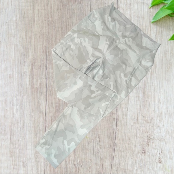 RBX white camp capris casual activewear! - Picture 1 of 8